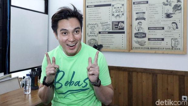 Tak Cuma Borong Dagangan, Baim-Paula juga Beri iPhone X ke Penjual Mi Ayam