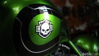 Motor kostum ini memiliki basis mesin dari Harley-Davidson Road King 2006.