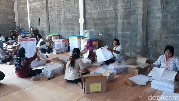 Pelipatan kertas suara di Bantul, DIY.