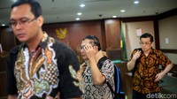 Vonis yang dijatuhkan kepada petinggi PT BAP ini lebih ringan dibandingkan dengan tuntutan jaksa yakni 2,5 tahun penjara dengan denda Rp 100 juta subsider 3 bulan. Menurut hakim, ada beberapa pertimbangan yang meringankan yaitu ketiga terdakwa berlaku sopan, taat dengan hukum dan mengaku kesalahannya. Terhadap putusan ini, ketiga terdakwa mengatakan tidak mengajukan banding atas putusan hakim. Sementara jaksa KPK mengatakan pikir-pikir terkait putusan ini.