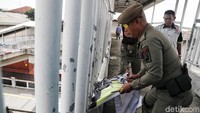 Beberapa APK juga terlihat mejeng di JPO.