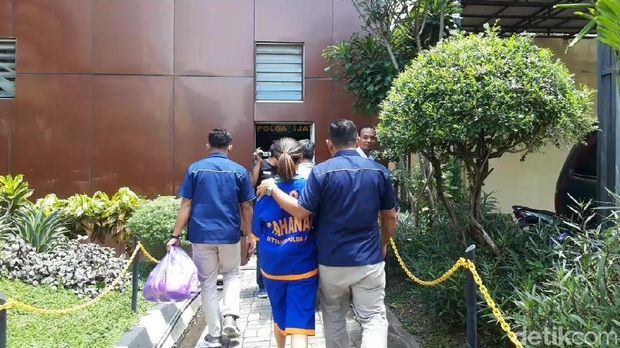Vanessa dibawa kembali ke ruang tahanan