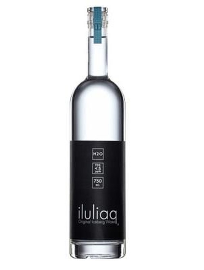 Air minum Iluliaq diambil dari gletser Sermeq Kujalleq di Greenland. Es gletser dibawa menggunakan kapal dan ditempatkan dalam tong khusus untuk dilelehkan secara alami, sehingga menghasilkan air minum berkualitas tinggi dan paling segar. Produksinya terbatas karena sumber daya alam yang juga sangat sedikit, sehingga harganya pun cukup tinggi. Dijual Rp 710 ribuan per botol. Foto: istimewa