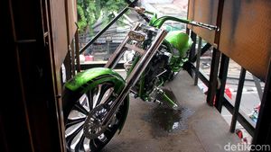 Si Hijau yang Bergaya Chopper