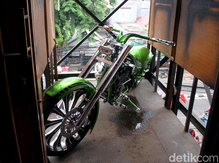 Si Hijau yang Bergaya Chopper