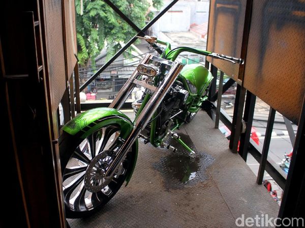 Si Hijau yang Bergaya Chopper