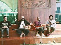 Ade Paloh Vokalis Band Sore Meninggal