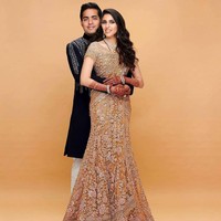 Akash Ambani menikahi pujaan hatinya Shloka Mehta dalam sebuah upacara dan resepsi mewah yang digelar di gedung milik keluarganya, Jio World Centre, Bandra Kurla Complex, Mumbai, India, Sabtu (9/3/2019). Shloka dan Akash sudah saling mengenal sejak mereka sama-sama duduk di bangku taman kanak-kanak. Foto: Instagram