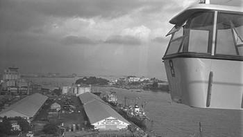 Suasana pelabuhan Singapura di tahun 1974. Foto: Reuters