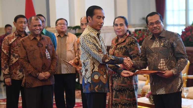 Jokowi: Stranas Cegah Korupsi Jadi Dokumen Berdebu Jika Tak Dilaksanakan Jokowi: Stranas Cegah Korupsi Jadi Dokumen Berdebu Jika Tak Dilaksanakan