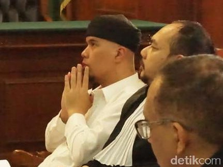 Saksi Cabut 7 Poin BAP Sidang Idiot Ahmad Dhani Saksi Cabut 7 Poin BAP Sidang Idiot Ahmad Dhani