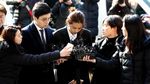 Penampakan Jung Joon Young saat tiba di Kantor Polisi