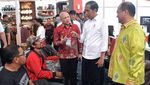 Resmikan Terminal Baru Bandara Depati Amir, Jokowi Diserbu Selfie