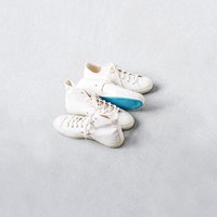 Shoes Like Pottery mendapatkan popularitasnya berkat proses vulkanisasi atau ka-ryu yang sangat unik. Untuk proses ini, setiap sepatu dipanggang di dalam tungku, seperti tembikar, untuk memvulkanisasi sol karet. Ini menciptakan sol yang lembut dan fleksibel tidak seperti sepatu lainnya. Sneakers juga tampil dengan kain yang dijahit tangan dan dirakit oleh pengrajin ahli, memastikan tidak ada dua pasangan yang persis sama. Foto: dok. Shoes Like Pottery