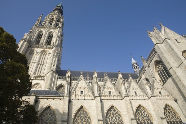 Grote Kerk, gereja yang punya tinggi 97 meter merupakan salah satu bangunan bersejarah di Breda (iStock) Grote Kerk, gereja yang punya tinggi 97 meter merupakan salah satu bangunan bersejarah di Breda (iStock)