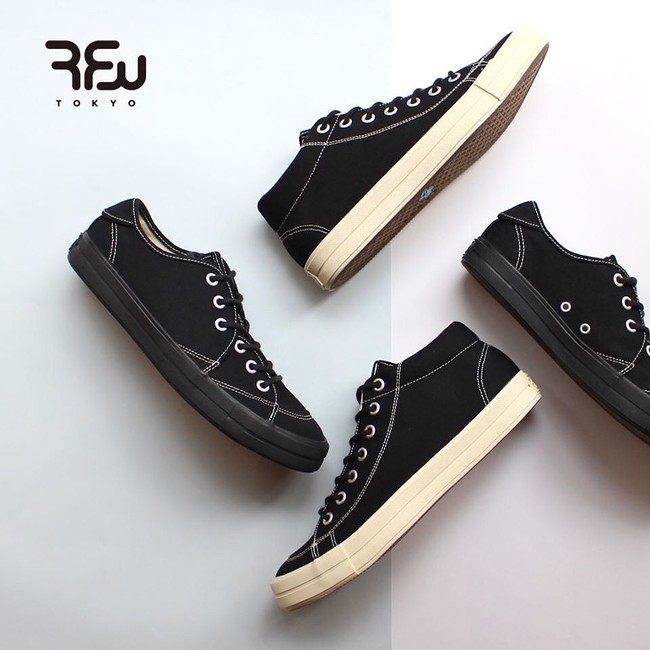 RFW Tokyo adalah label yang wajib dilirik berikutnya. Sang pemilik, Takashi Kanokogi memulai brandnya sejak 1998, setelah mempelajari cara membuat sepatu di London. Desain RFW yang simple ini dicintai pria dan juga wanita dari segala usia. Foto: dok. RFW Tokyo