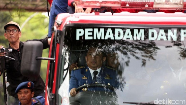 Kepala Diskar Bandung: Warga Malah Selfie Kalau Ada Kebakaran Kepala Diskar Bandung: Warga Malah Selfie Kalau Ada Kebakaran