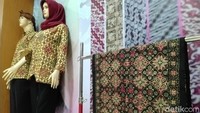 Dipamerkan pula koleksi batik asli Ciamis. Siapapun boleh datang untuk melihat koleksi dari galeri ini. Terbuka untuk umum kok. (Dadang Hermansyah/detikcom)