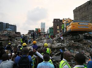 Gedung Sekolah Ambruk, Ratusan Siswa Terperangkap