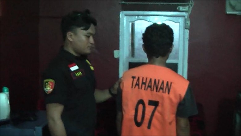 Pukul Guru Saat Mediasi, Orang Tua Murid di Mamuju Diamankan Polisi Pukul Guru Saat Mediasi, Orang Tua Murid di Mamuju Diamankan Polisi