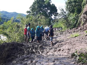 Longsor, Jalur Empat Lawang-Bengkulu Terputus