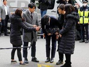 Tiba di Kantor Polisi, Seungri Menunduk dan Minta Maaf