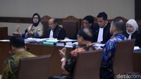 Eks Dirut Pertamina Karen Agustiawan disebut menandatangani perjanjian proyek akuisisi Blok BMG. Hal ini dikatakan oleh mantan Senior Vice President Bussiness Development Pertamina, R Gunung Sarjono Hadi saat bersaksi.