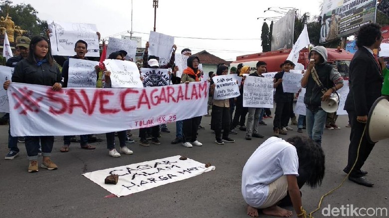 Aktivis Garut Tolak Perubahan Status Kamojang dan Papandayan Aktivis Garut Tolak Perubahan Status Kamojang dan Papandayan