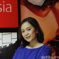 Lulusan Teknik Industri Universita Atma Jaya, Yogyakarta ini mengaku tidak pernah sama sekali membayangkan menjadi seorang jurnalis. Namun, sejak duduk di bangku kuliah, Putri memang sudah mulai bekerja paruh waktu sebagai presenter televisi lokal di Yogyakarta. Foto: Mohammad Abduh/Wolipop