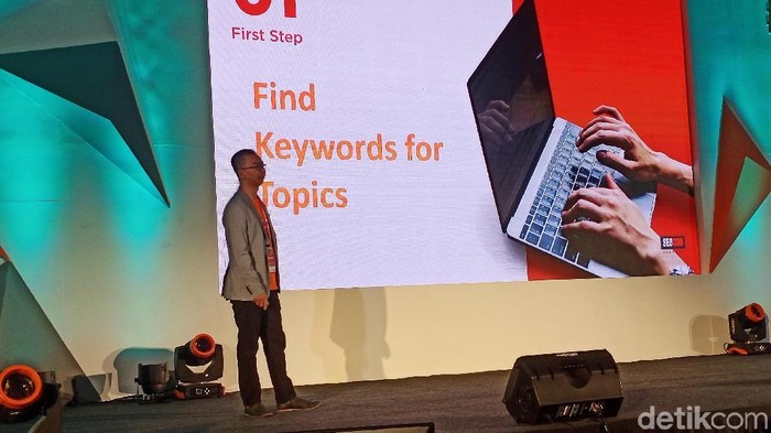 COO ToffeeDev David Antonny memberi tips konten menarik untuk gaet pengunjung website. (Foto: Virgina Maulita Putri/detikINET) COO ToffeeDev David Antonny memberi tips konten menarik untuk gaet pengunjung website. (Foto: Virgina Maulita Putri/detikINET)