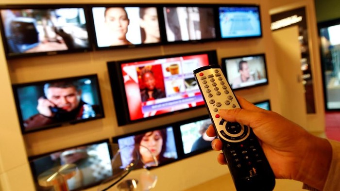 Iklan bisa segera merambah ke smart TV. (Foto: REUTERS/Eric Gaillard) Iklan bisa segera merambah ke smart TV. (Foto: REUTERS/Eric Gaillard)