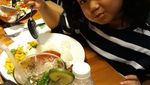 Ikut Acara PBB di New York, Intip Gaya Kuliner Ibu Ayu Ting Ting Bareng Keluarga