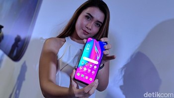 Oppo F11 dilepas seharga Rp 3,999 juta. Ponsel ini mulai dapat dipesan pada 1 April 2019, dan dijual pada 19 April 2019. Foto: Adi Fida Rahman/detikINET