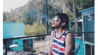 Meski hubungan dekat dengan Evelyn Nada Anjani sudah berakhir, tapi Isa Khan tetap menarik perhatian. isa sendiri merupakan seleb asal Malaysia, yang tak kalah tampan dari sang kakak, Miller Alli. Foto: Instagram @theisakhan