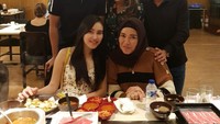 Bukan tanpa alasan wanita kelahiran 5 Oktober 1972 itu mengikuti acara internasional itu. Itu karena dirinya tergabung dalam Ikatan Wanita Pengusaha Indonesia (IWAPI). Foto: Instagram mom_ayting92_
