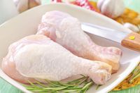 Makan Bersama di Kantor, Pria Ini Bawa Ayam Mentah hingga Penggorengan
