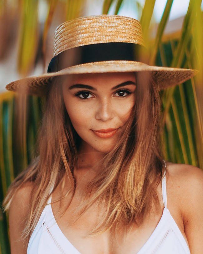 Sedangkan Olivia Jade juga pernah dibilang bodoh dan tidak peduli oleh netizen karena pernyataan serupa. Aku tidak terlalu peduli dengan sekolah, seperti yang kalian tahu ungkapnya dalam YouTube. Foto: Instagram @oliviajade