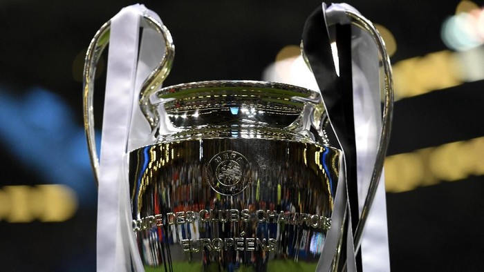 CARDIFF, WALES - JUNE 03:  The Champions League trophy is seen prior to the UEFA Champions League Final between Juventus and Real Madrid at National Stadium of Wales on June 3, 2017 in Cardiff, Wales.  (Photo by Shaun Botterill/Getty Images)