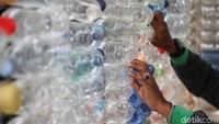 Tujuan membuat rumah botol untuk mengkampanyekan anti sampah botol plastik agar dapat lebih bermanfaat bagi lingkungan.