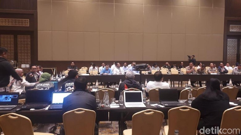 KPU Gelar Rapat Persiapan Final Debat Ketiga KPU Gelar Rapat Persiapan Final Debat Ketiga
