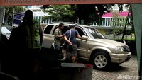 Begini suasana uji emisi gratis yang digelar Dinas Lingkungan Hidup DKI.