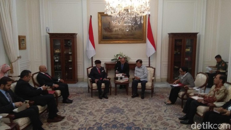 Temui Menlu Oman, JK Apresiasi Bantuan Pembebasan WNI di Yaman Temui Menlu Oman, JK Apresiasi Bantuan Pembebasan WNI di Yaman