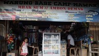 Jangan khawatir kesulitan mencari makanan. Sebab di basecamp terdapat beberapa warung penjaja makanan. (Aji Kusuma/detikcom)