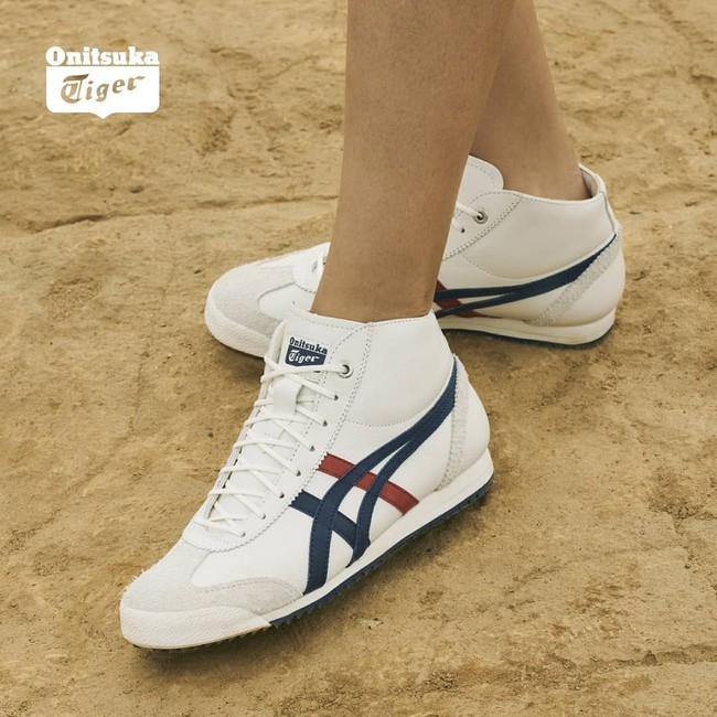 Sebelum ASICS, adalah Onitsuka Co., yang dinamai mengikuti penemunya, Kihachiro Onitsuka. Awalnya Onitsuka hanya memproduksi sepatu basket. Di tahun 1977, brand ini melakukan rebranding menjadi ASICS, namun lini vintage mereka pun tetap berjalan dibawa label Onitsuka Tiger. Brand ASICS/Onitsuka Tiger adalah salah satu perusahaan sepatu tertua di Jepang. Mereka membuat sepatu sejak 1949. Foto: dok. Onitsuka Tiger