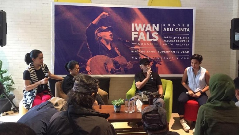 Foto: Iwan Fals gelar Konser Cinta (Saras/detikHOT) Foto: Iwan Fals gelar Konser Cinta (Saras/detikHOT)