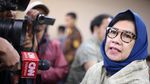 Karen Umbar Senyuman di Sidang Lanjutan Kasus Korupsi