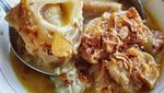 Kinyil-kinyil Empuk, Lontong Kikil Enak Buat Penambah Energi Pagi