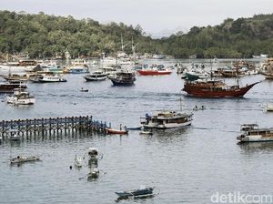 Kapal-kapal Wisata Siap Jamu Wisatawan