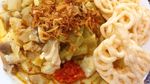 Kinyil-kinyil Empuk, Lontong Kikil Enak Buat Penambah Energi Pagi