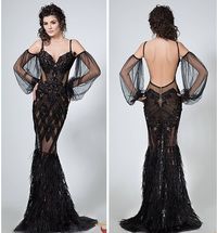 Desainer Tuai Kontroversi karena Buat Gaun Super Seksi Untuk Ibu Pengantin